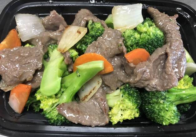 Stir fried Beef with Canadian broccoli  牛肉西兰花